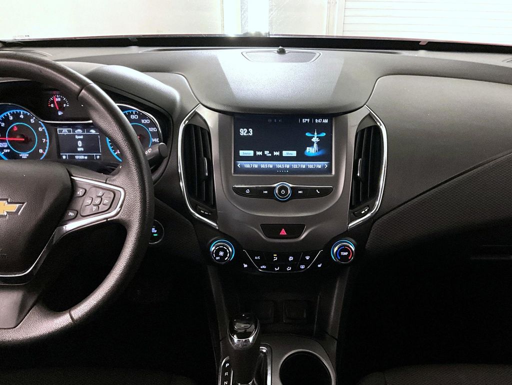 2016 Chevrolet Cruze LT photo 11
