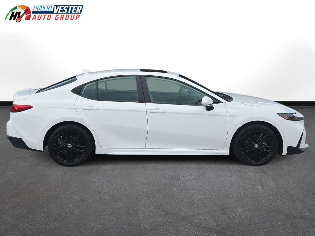 2025 Toyota Camry SE photo 5