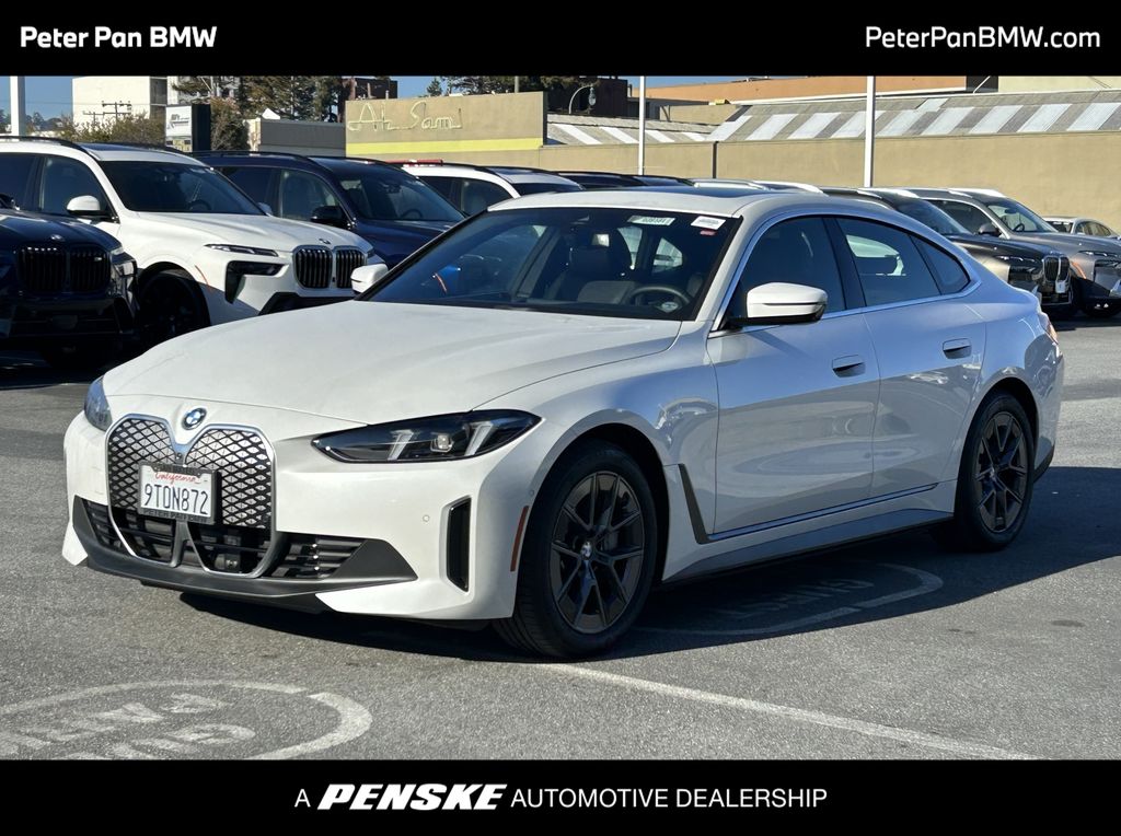 2025 BMW i4 40's photo