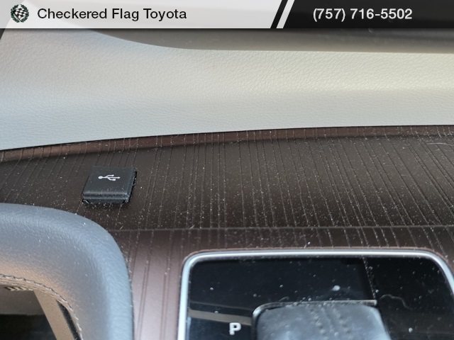 2021 Toyota Sienna LE photo 17
