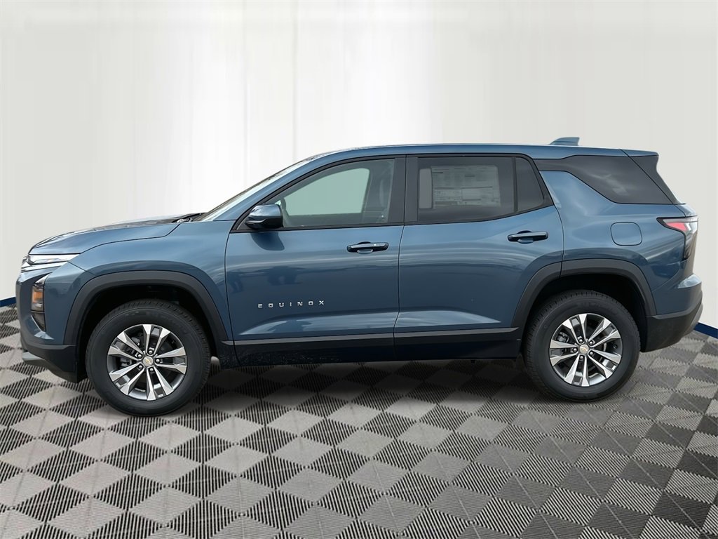 2026 Chevrolet Equinox LT photo 2