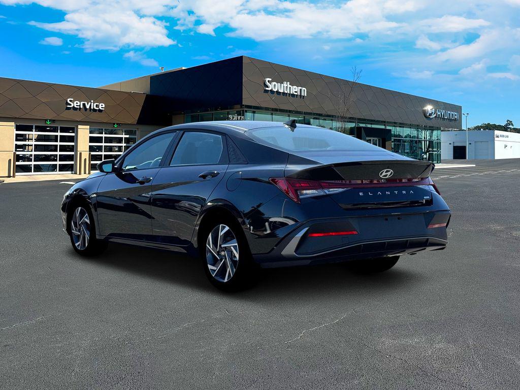 2025 Hyundai Elantra Hybrid SEL Sport photo 5