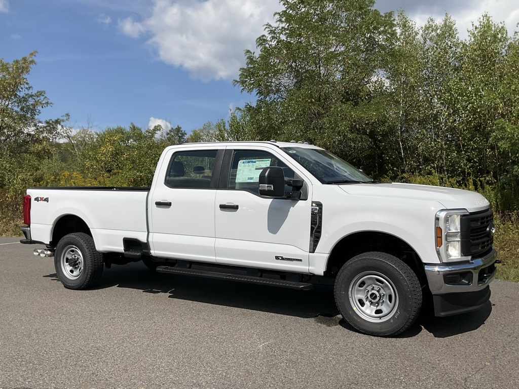 2026 Ford F-350 Super Duty XL's photo