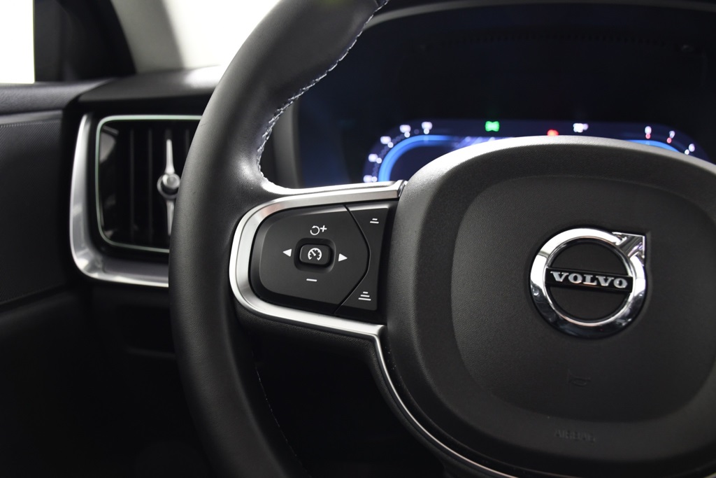 2024 Volvo S60 B5 Core photo 27