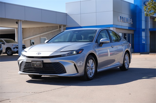 2025 Toyota Camry LE photo 2