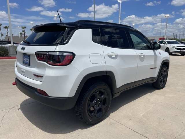 2024 Jeep Compass Trailhawk photo 2
