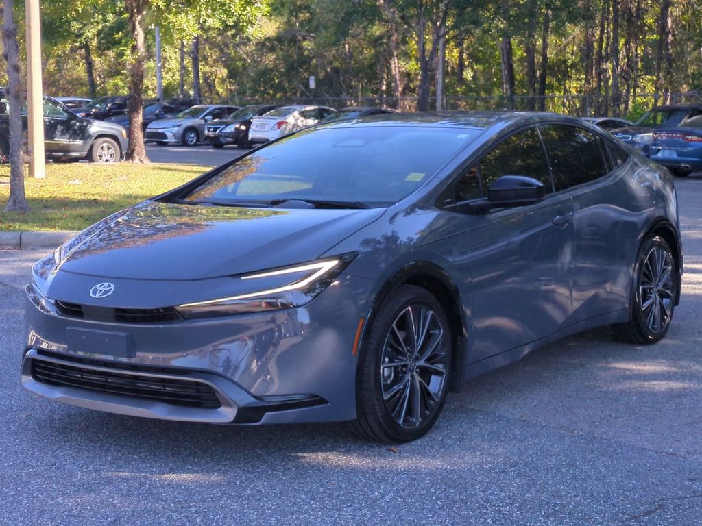 2026 Toyota Prius XLE's photo