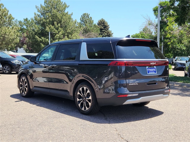 2024 Kia Carnival EX photo 4