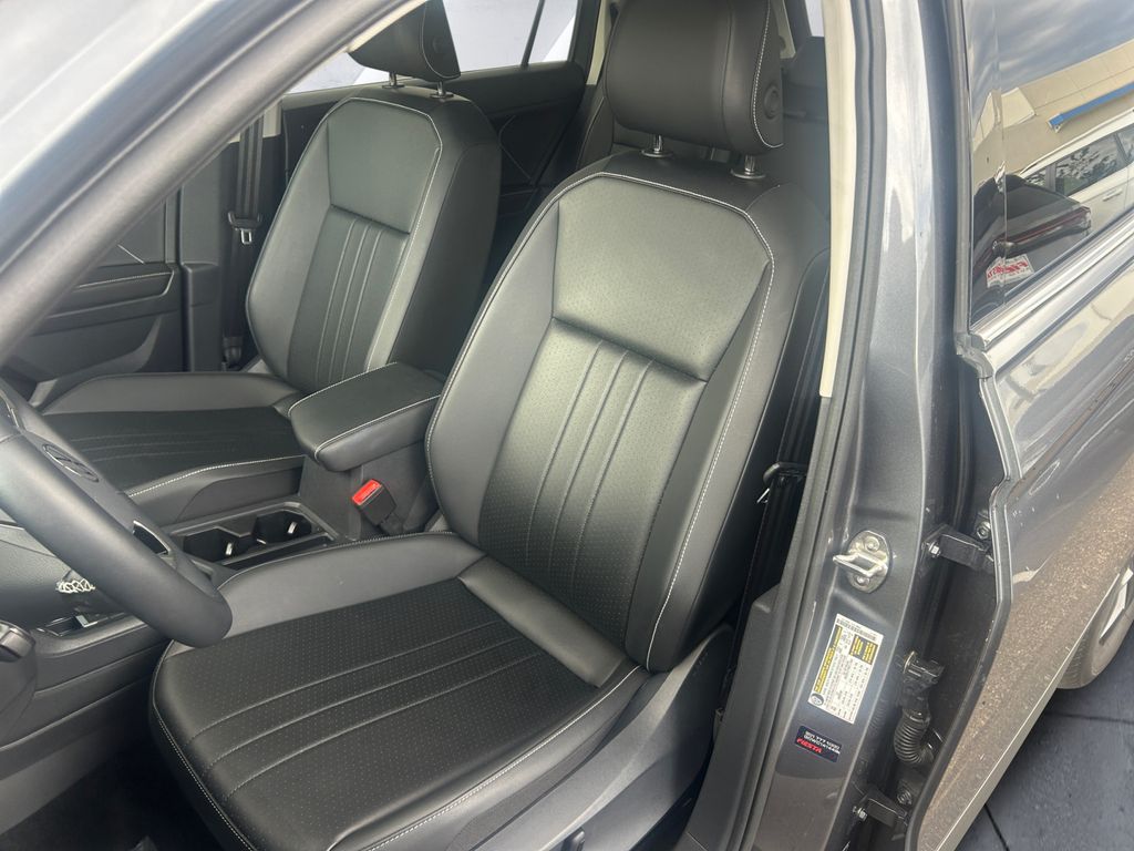 2024 Volkswagen Tiguan SE photo 8