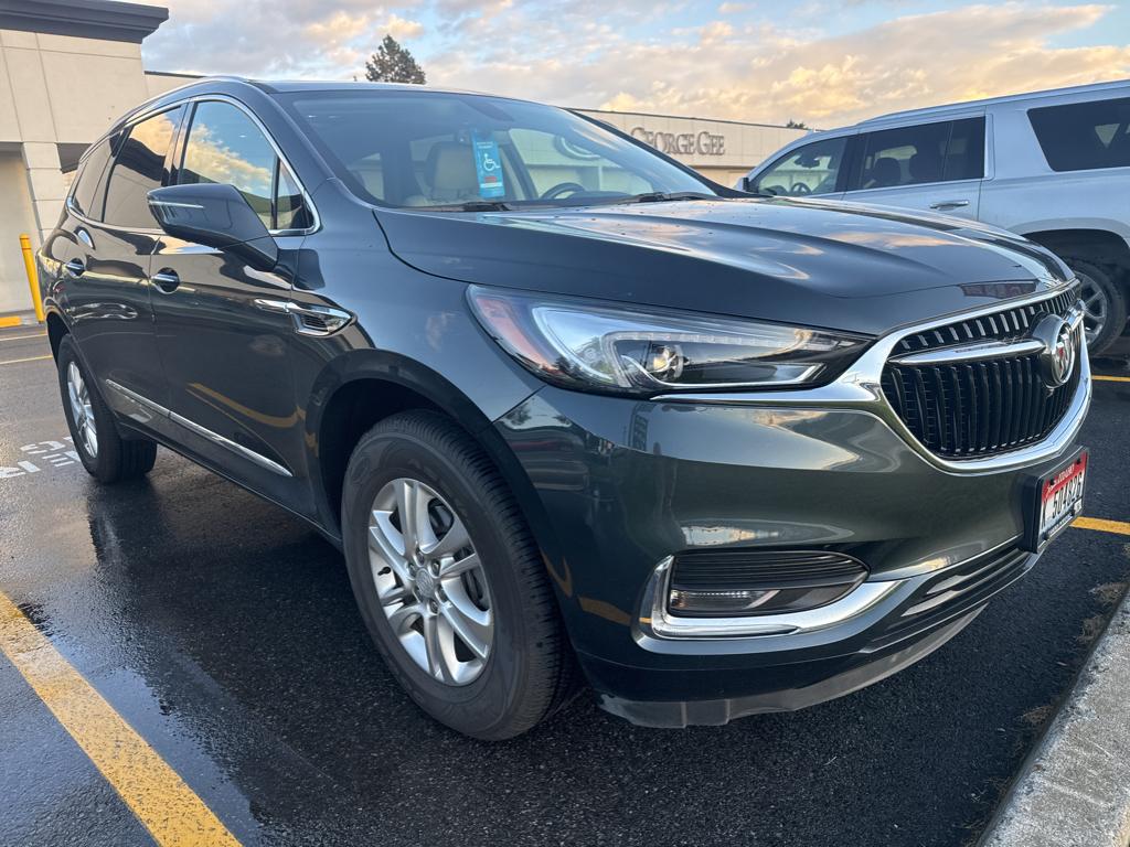 2020 Buick Enclave Essence photo 2