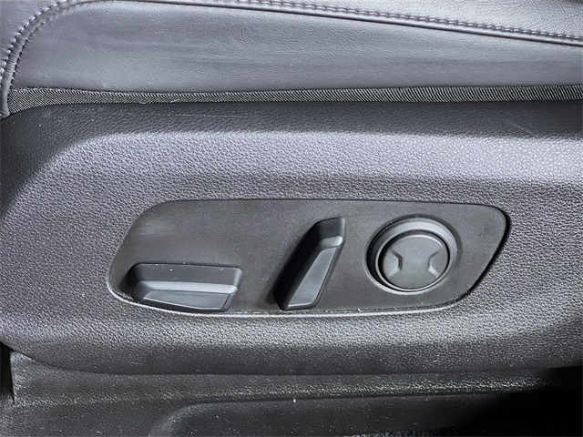 2024 Kia Carnival LX photo 10