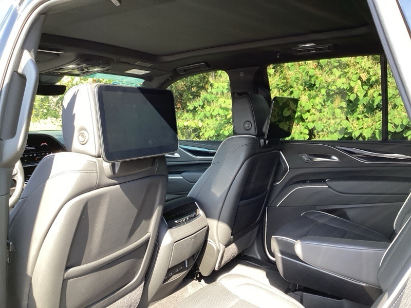 2024 Cadillac Escalade Sport photo 11