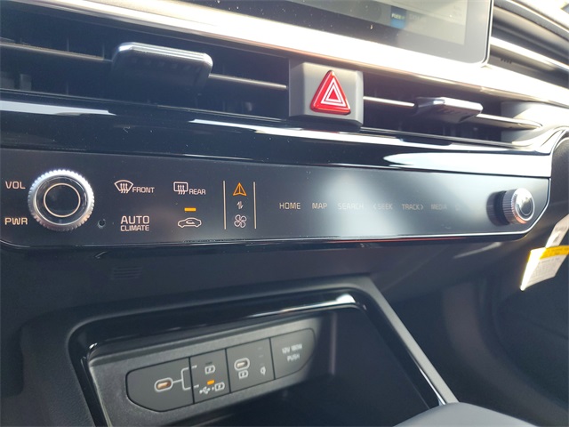 2026 Kia K5 GT-Line photo 18