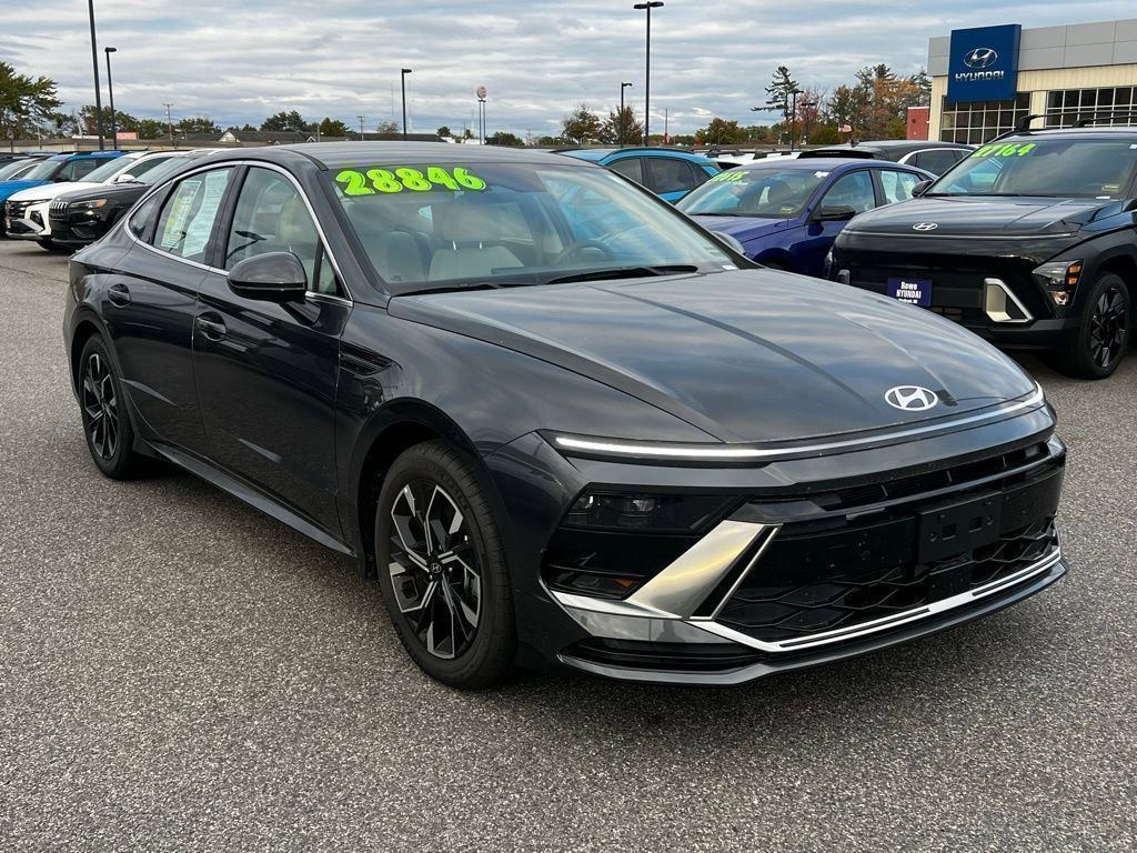 2025 Hyundai Sonata SEL's photo