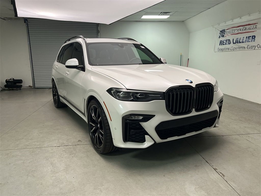 2021 BMW X7 40i's photo