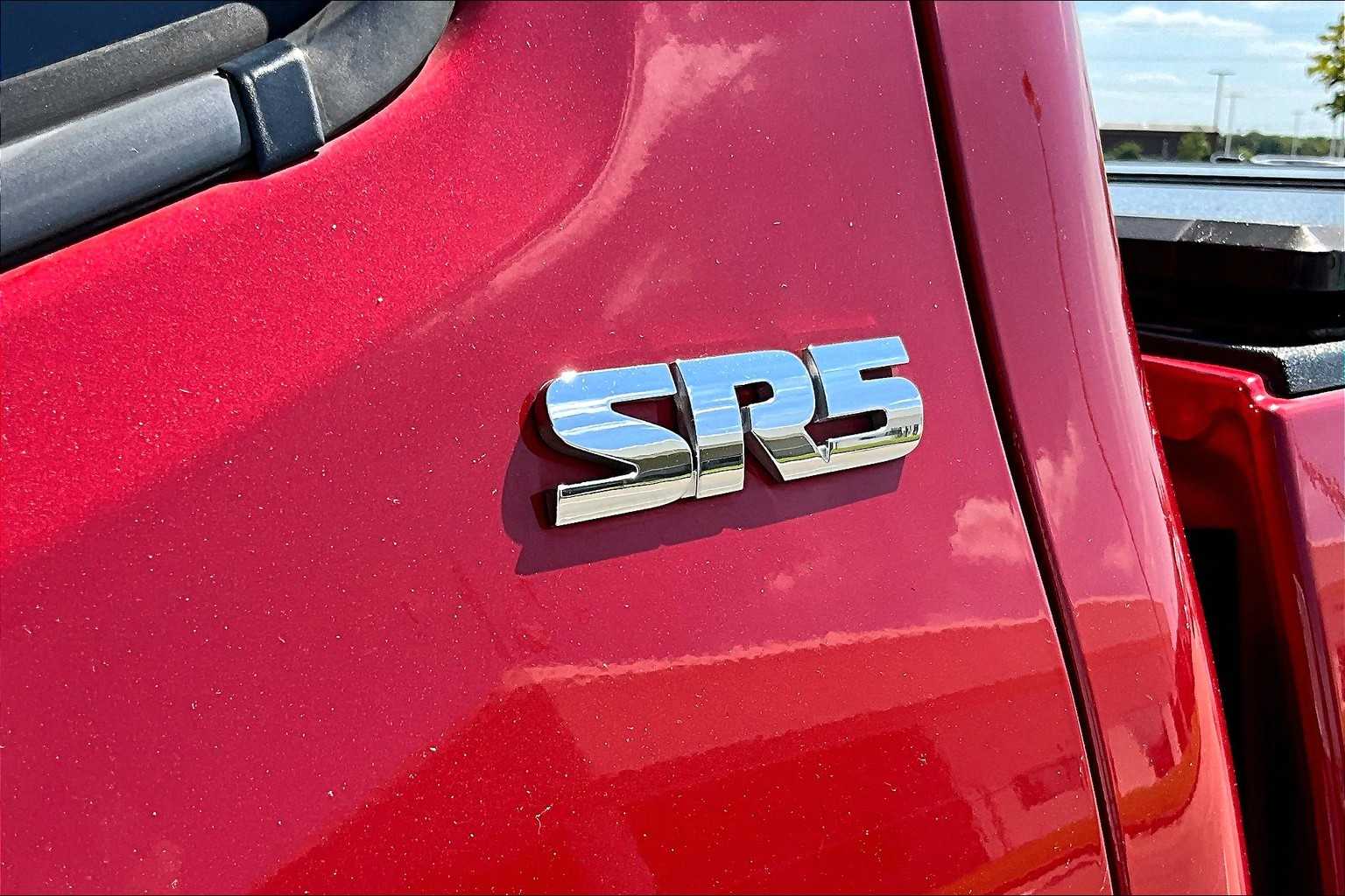 2017 Toyota Tacoma SR5 photo 8