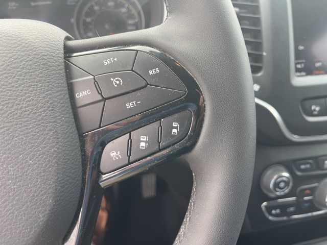 2023 Jeep Cherokee Altitude photo 17