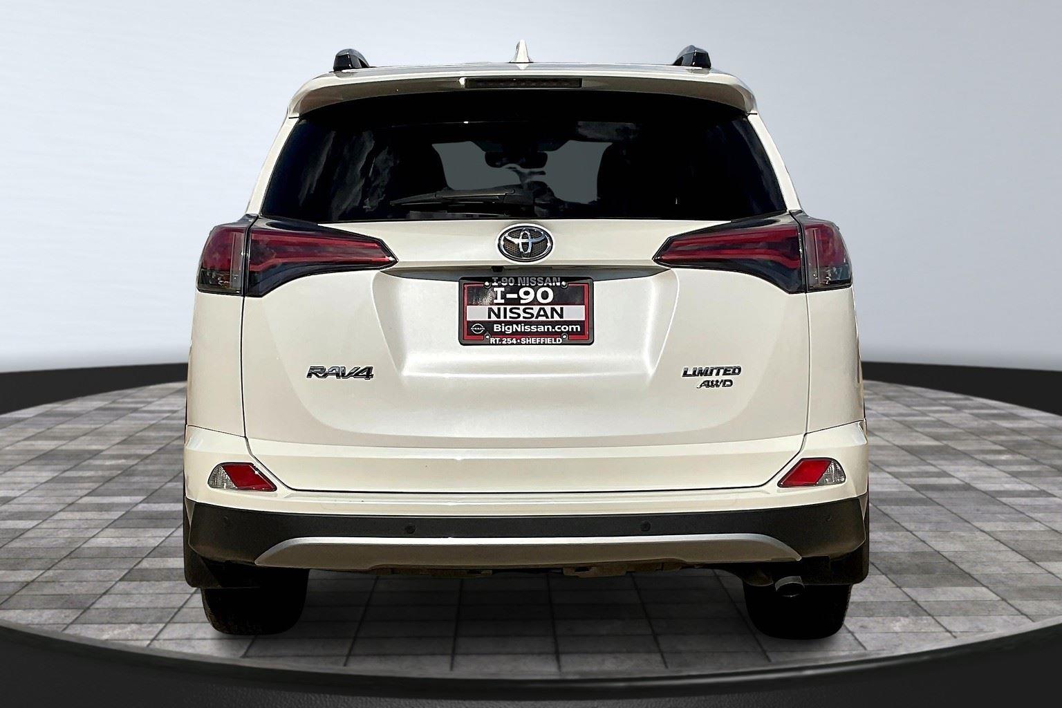 2017 Toyota RAV4 Limited photo 4