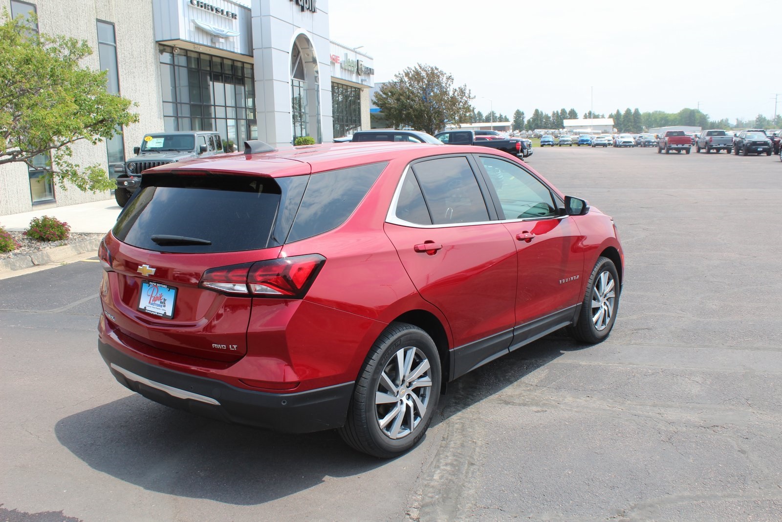 Used 2022 Chevrolet Equinox LT with VIN 3GNAXUEVXNL174588 for sale in Luverne, Minnesota