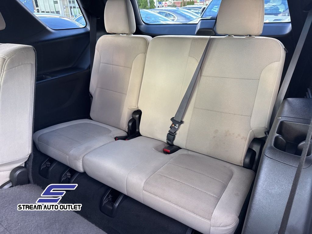 2023 Chevrolet Traverse LS photo 27
