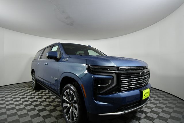 2026 Chevrolet Suburban High Country photo 2