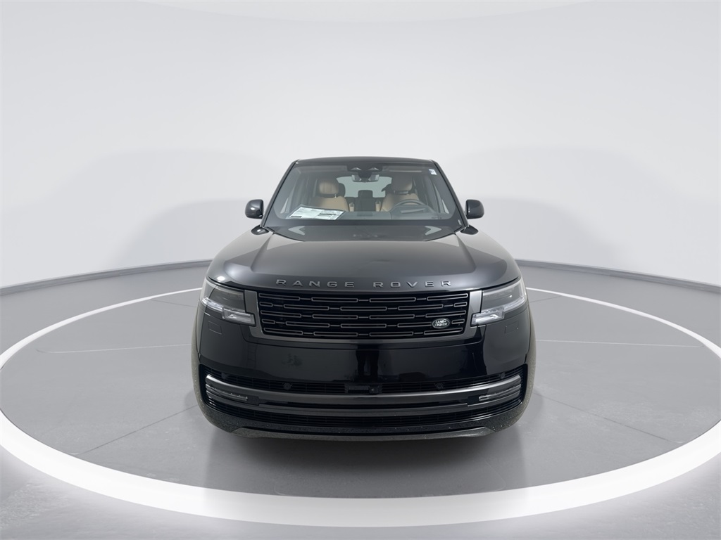 2025 Land Rover Range Rover SE photo 3