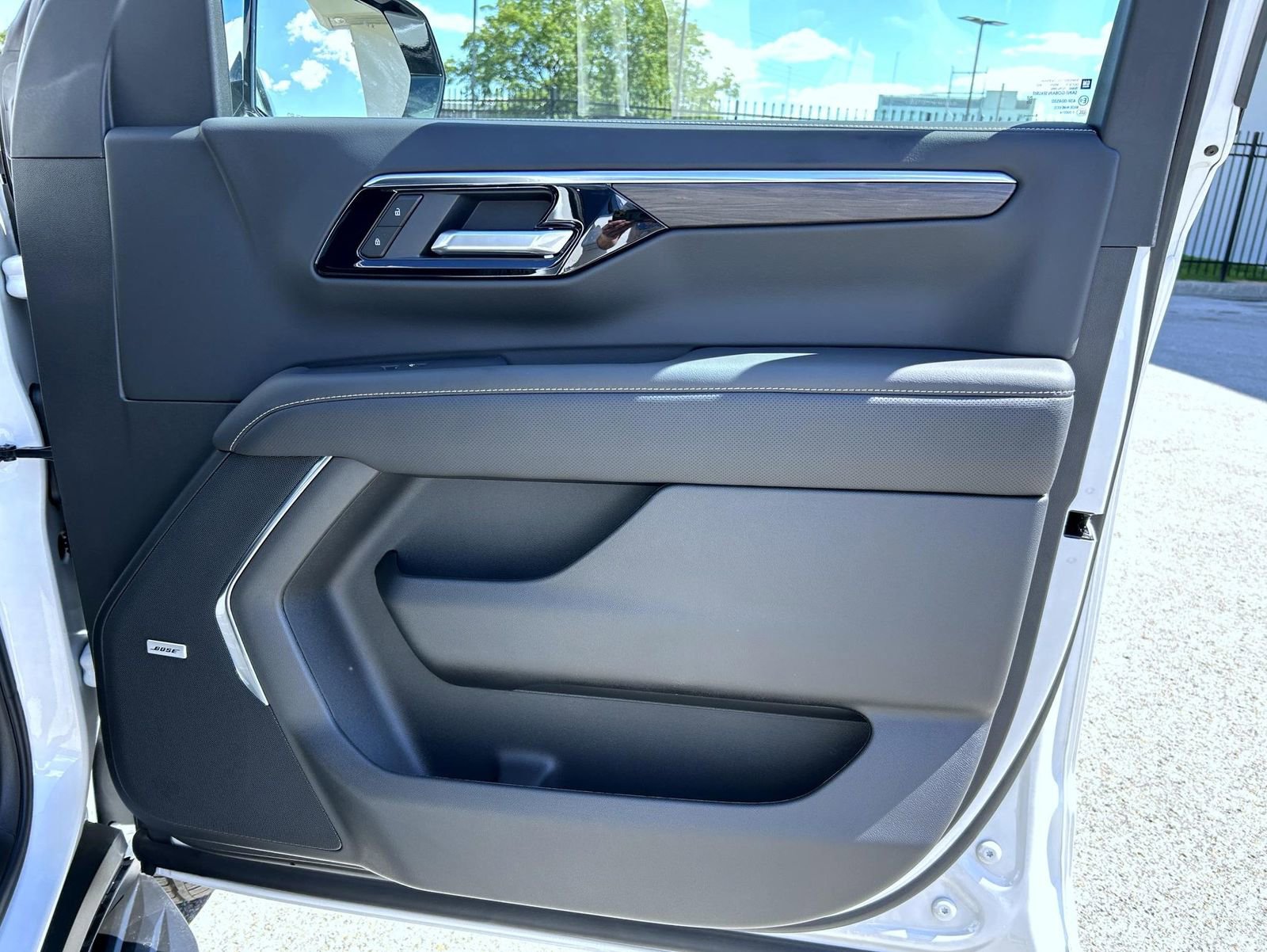 2025 Chevrolet Tahoe Premier photo 14
