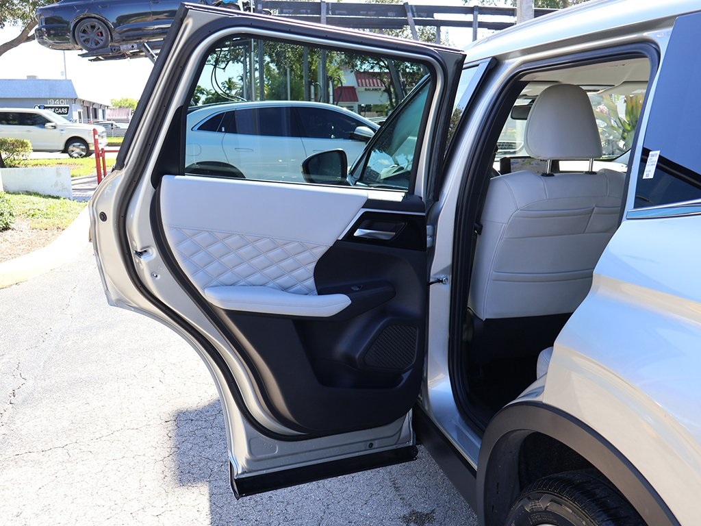 2022 Mitsubishi Outlander SEL photo 22