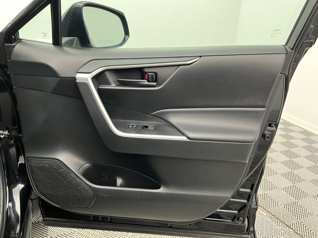 2024 Toyota RAV4 LE photo 2