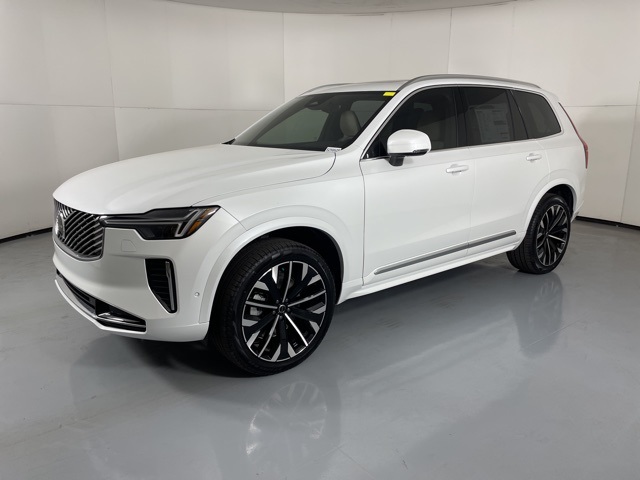 2025 Volvo XC90 B5 AWD Plus photo 4
