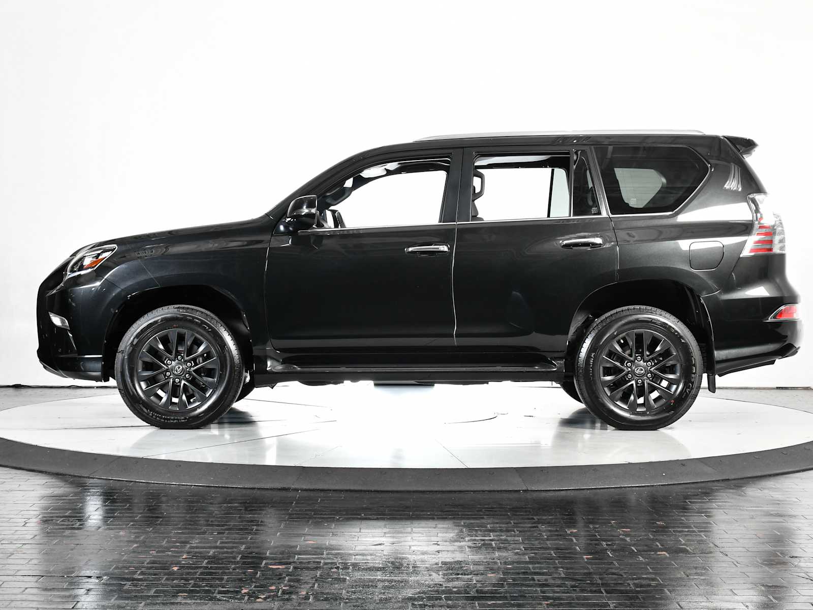 2023 Lexus GX Premium photo 2