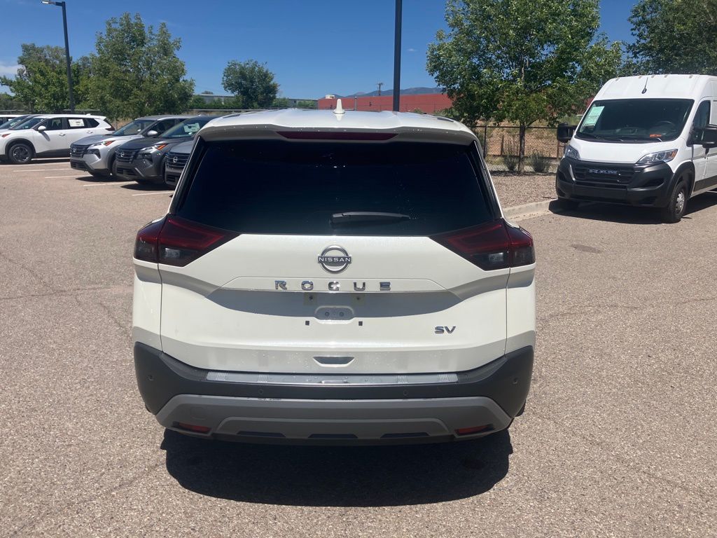 2023 Nissan Rogue SV photo 3