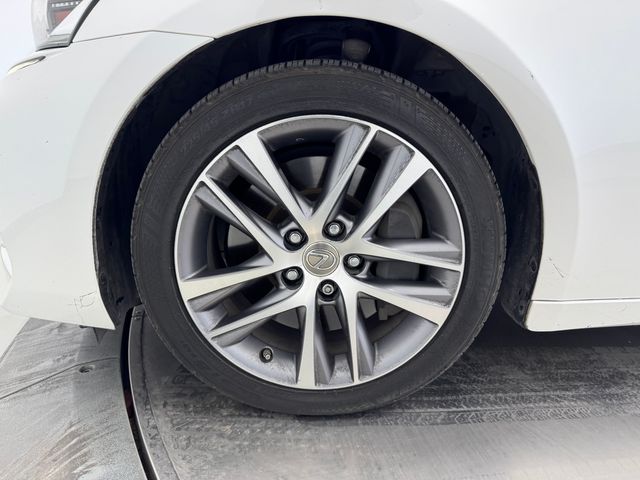 2019 Lexus IS 300 photo 10