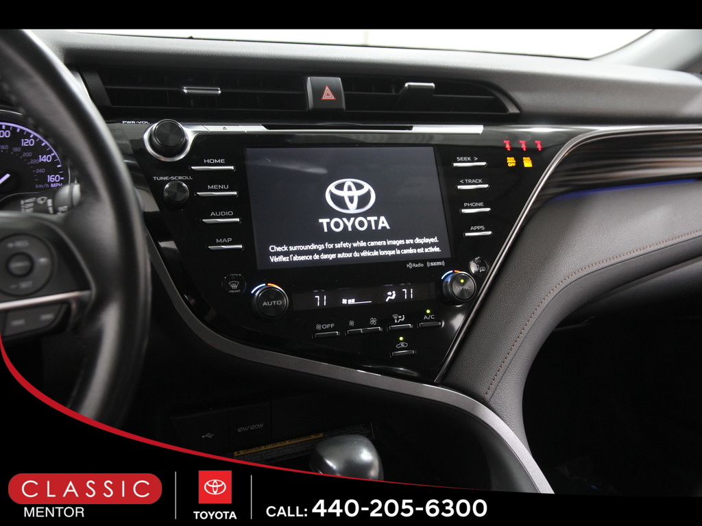 2020 Toyota Camry XLE photo 6