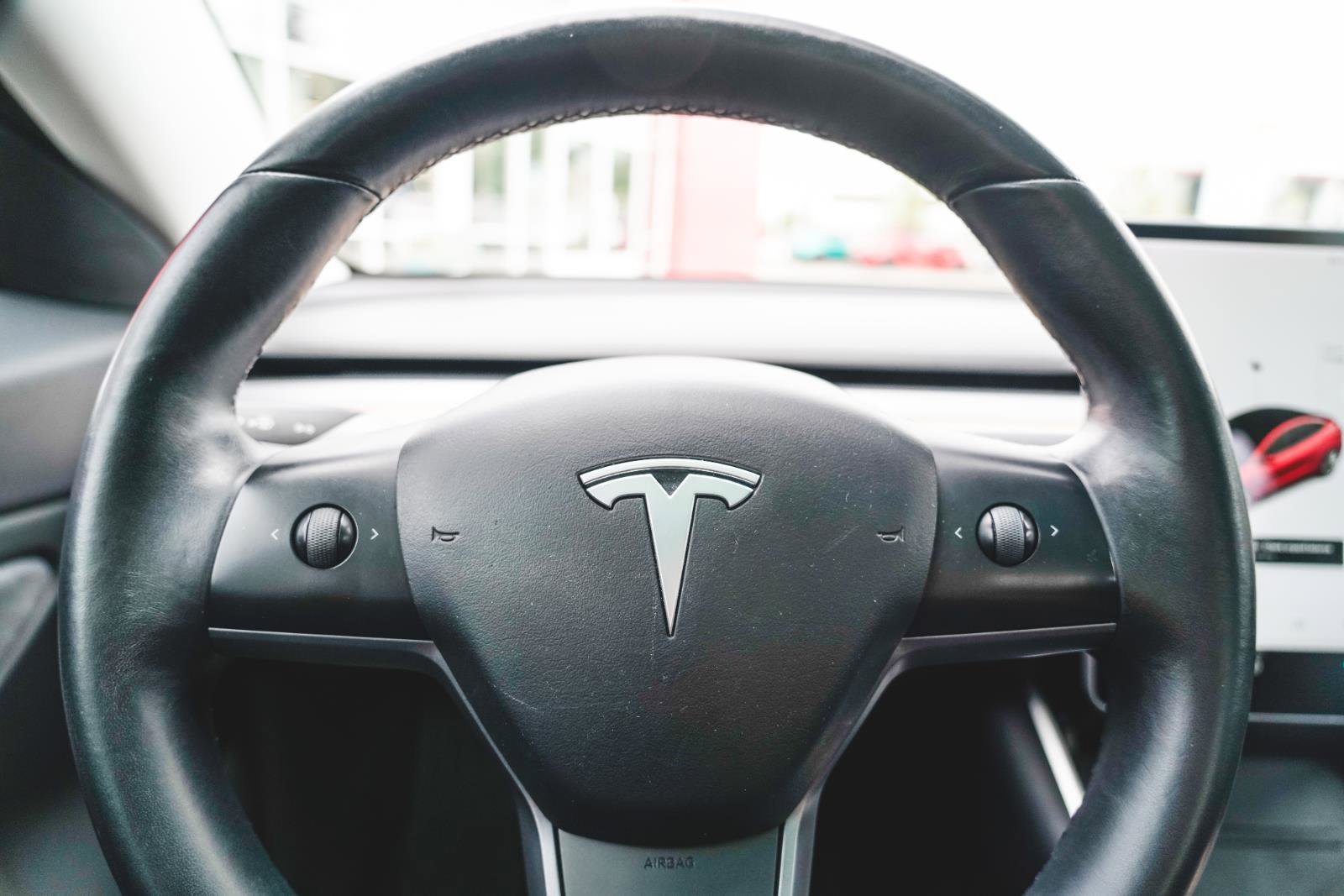 2018 Tesla Model 3 Long Range photo 18