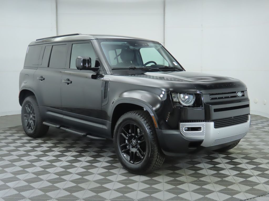 2025 Land Rover Defender 110 S photo 3