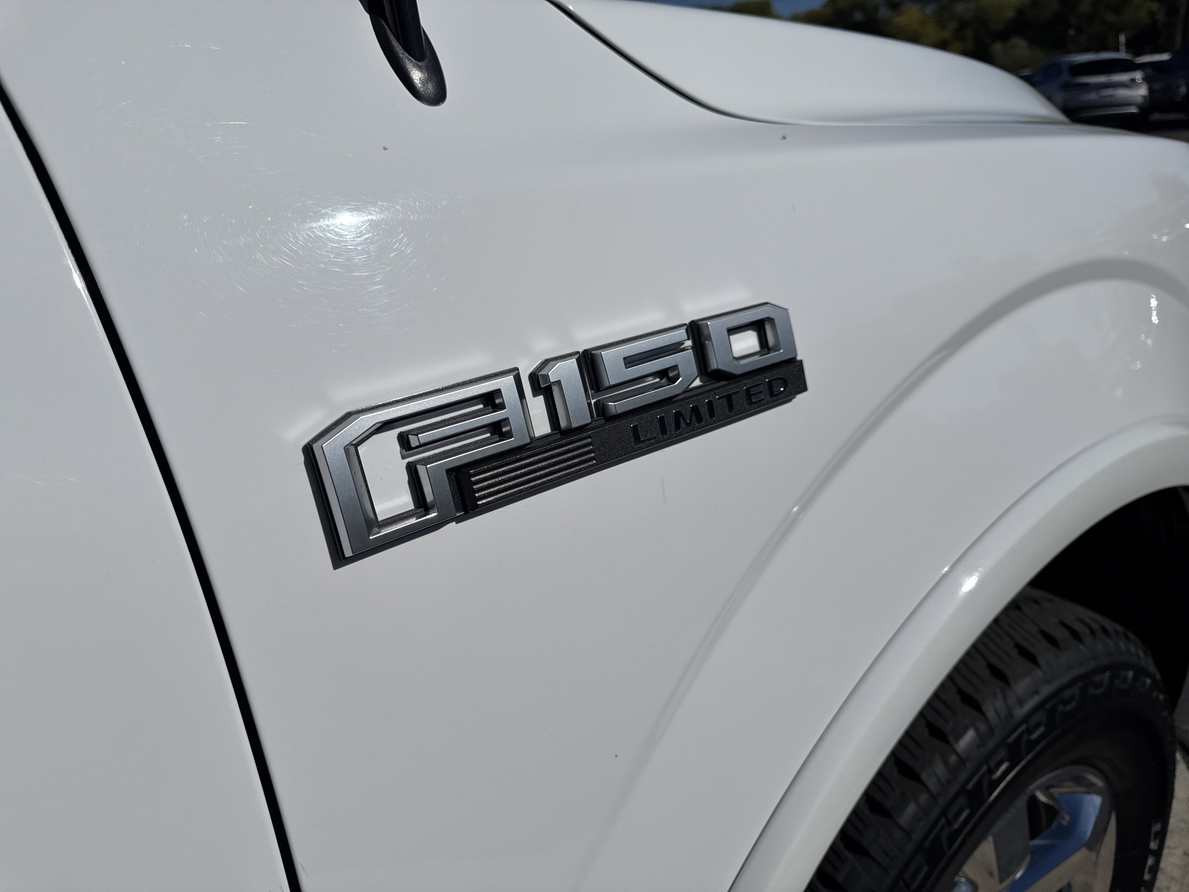 2015 Ford F-150 XLT photo 2