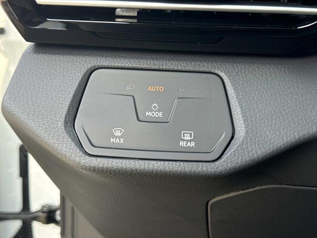 2025 Volkswagen ID.4 Pro photo 24