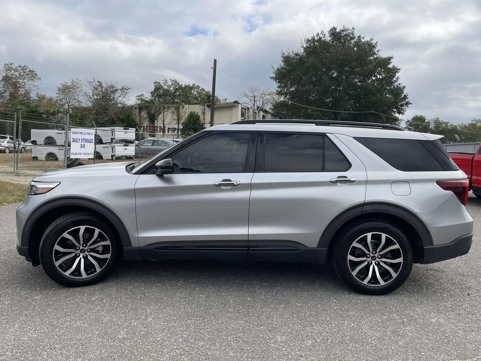 2020 Ford Explorer ST photo 3