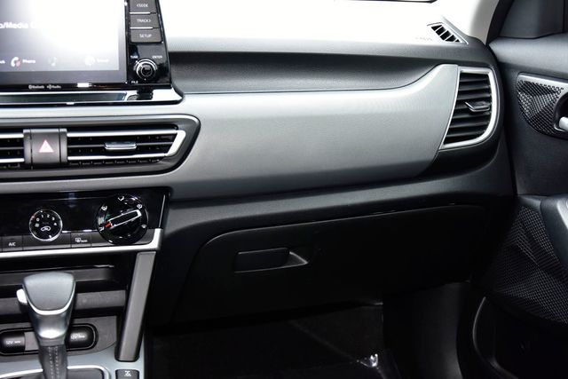 2023 Kia Seltos LX photo 13