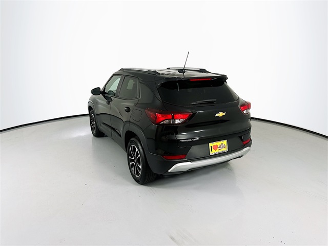 2025 Chevrolet Trailblazer LT photo 4