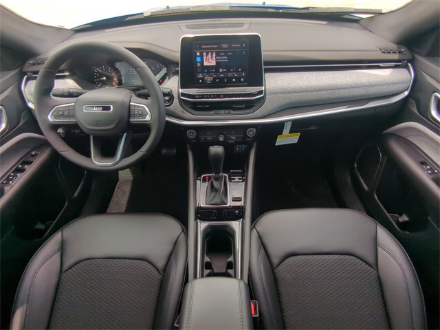 2025 Jeep Compass North Edition Latitude photo 9