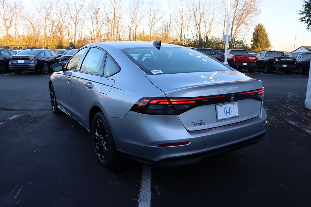 2025 Honda Accord SE photo 3