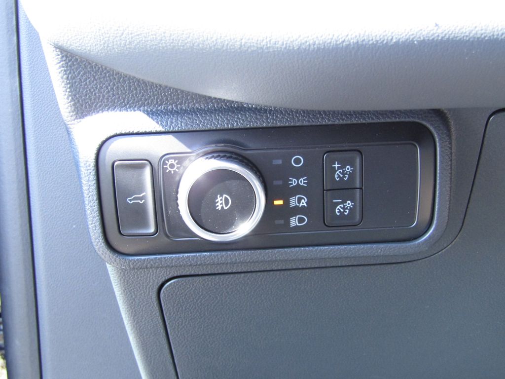 2025 Ford Explorer photo 15
