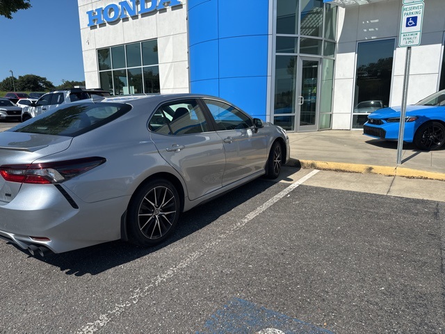 2024 Toyota Camry SE photo 3