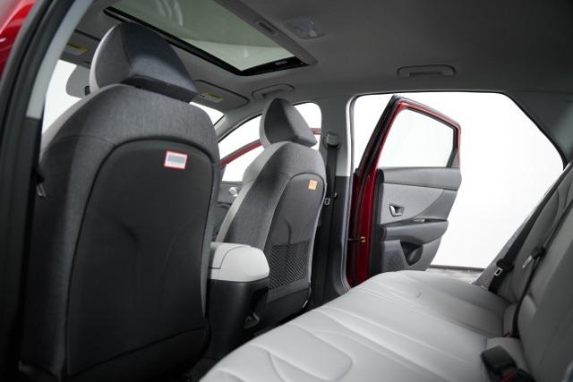 2025 Hyundai Elantra Hybrid Limited photo 30