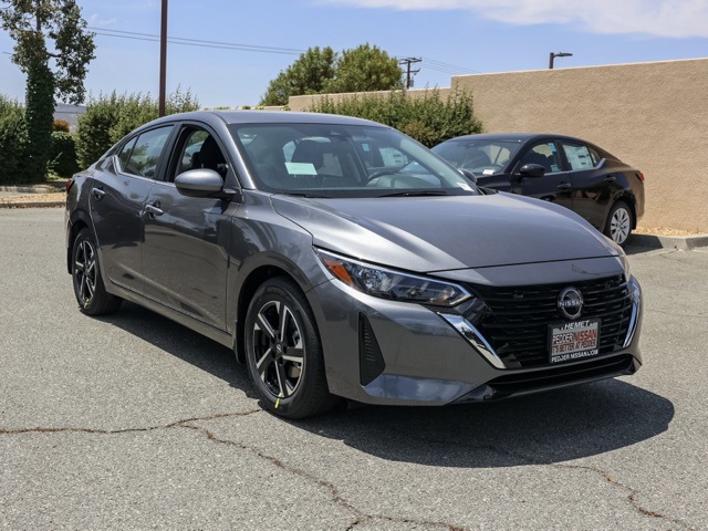 2025 Nissan Sentra SV photo 2
