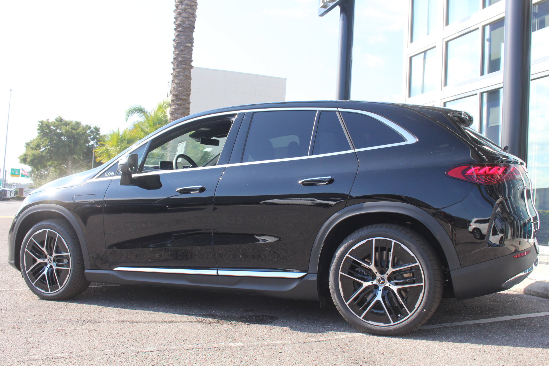 2026 Mercedes Benz EQE SUV photo 4