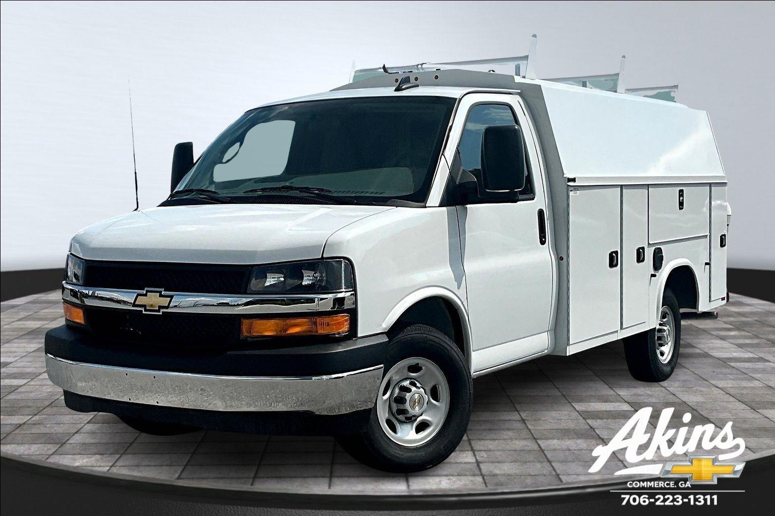 2025 Chevrolet Express Base's photo
