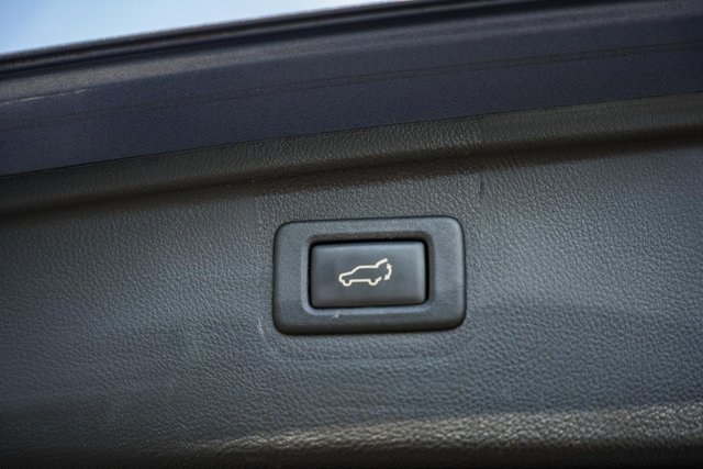 2016 Subaru Outback Limited photo 11